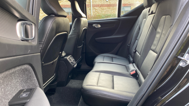 Volvo Xc40 2.0 B4P Inscription Pro 5dr Auto Petrol Estate